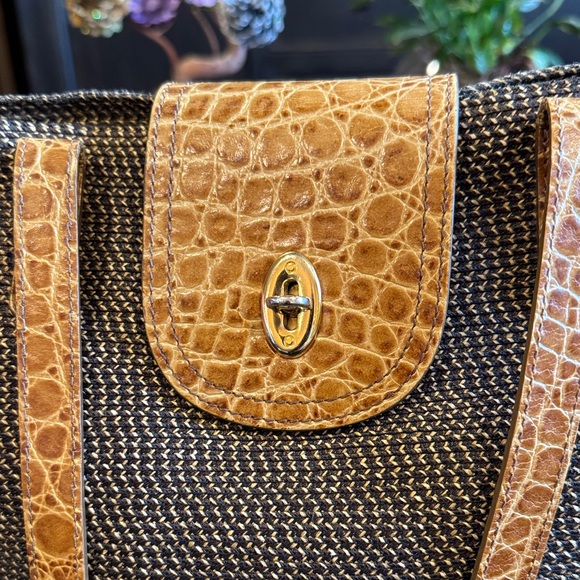 Eric Javits Black and Tan Woven Tote - Picture 4 of 5